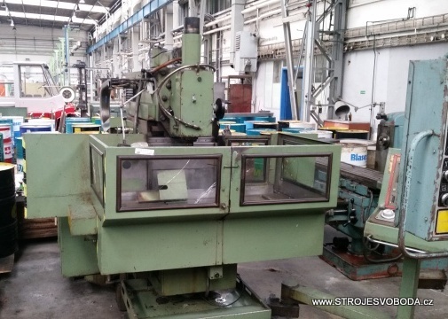 Konzolová frézka se souvislým řízením FGS 40/50 CNC (frezka konzolova FGS40-50CNC(9).jpg)